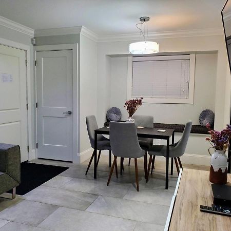 Вилла New Urban Modern Main Street House Ванкувер Экстерьер фото