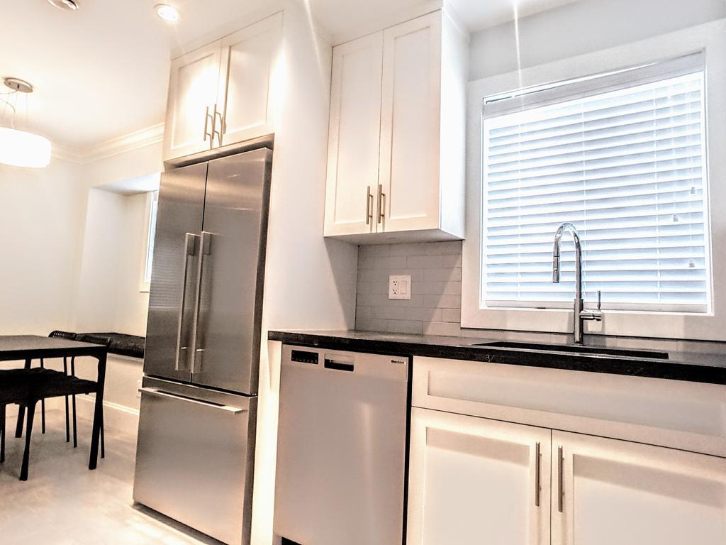 Вилла New Urban Modern Main Street House Ванкувер Экстерьер фото